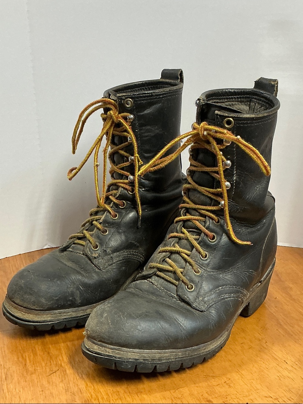 Vintage men’s 8.5 USA Lake of the woods steel toe logger boots.